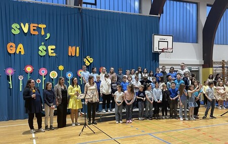 Pomlad v Kamniku Svet, ki ga še ni (1)